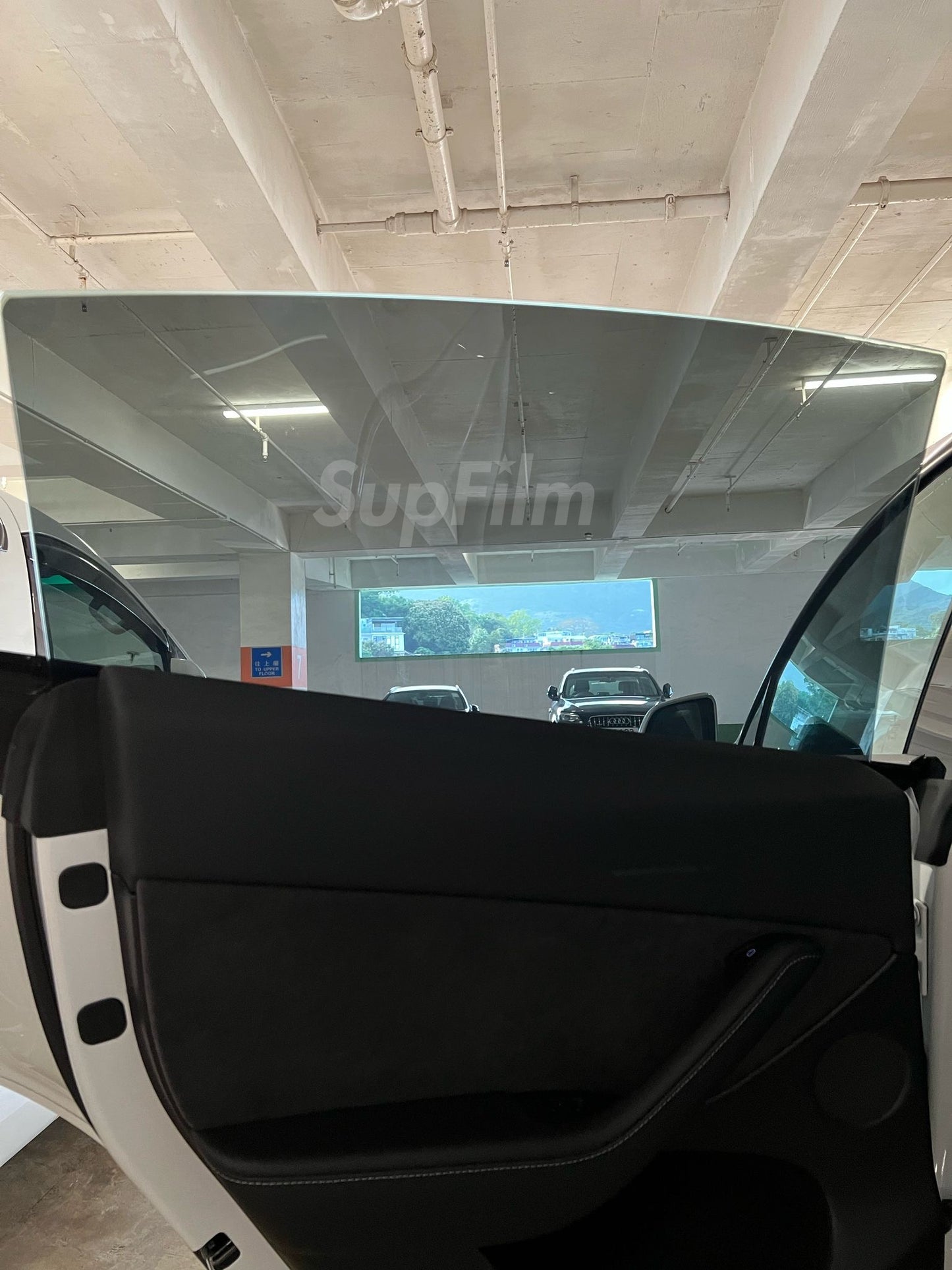 SupFilm - Tesla Model Y